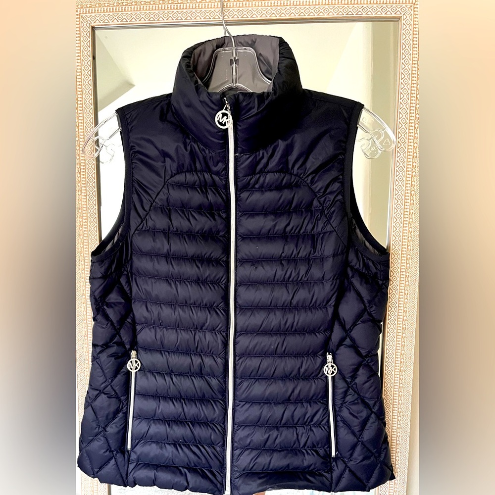 SOLD!! Michael Korrs Packable Down Vest